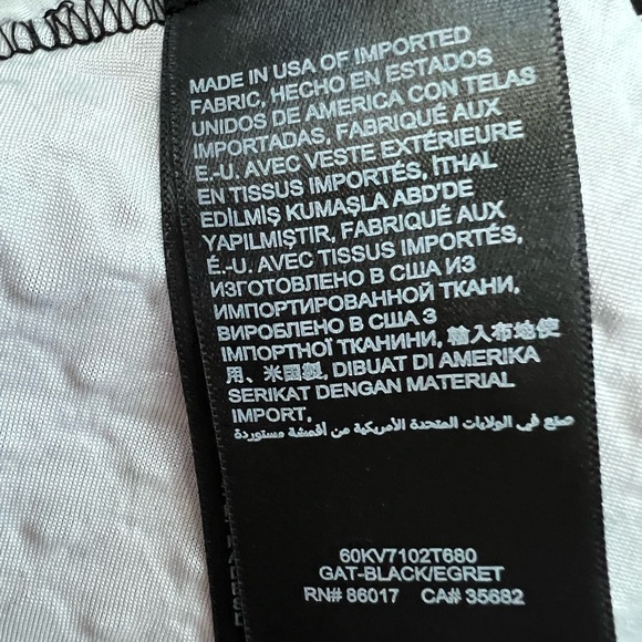 Bebe peplum sleeveless top -Size XS -Black and white geometric pattern - Picture 7 of 9